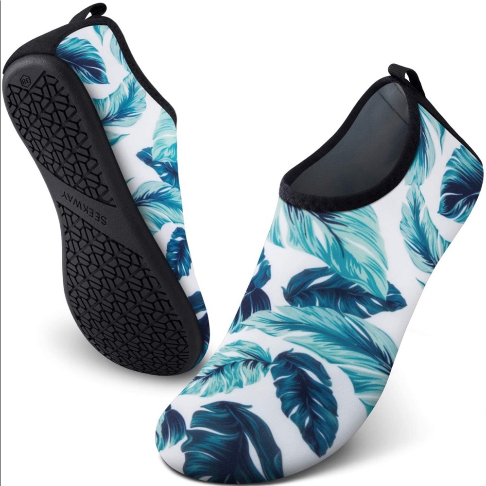 Water Shoes Barefoot Quick-Dry Aqua Socks Leaves